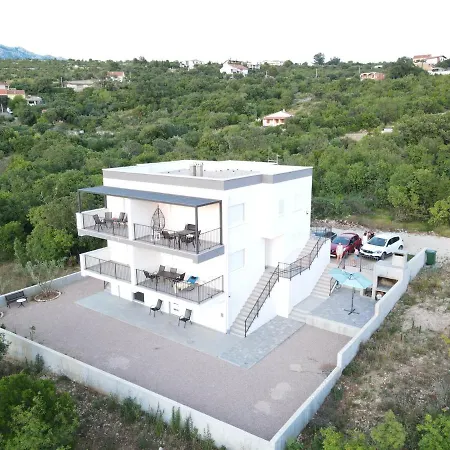 Bonaca Apartment
