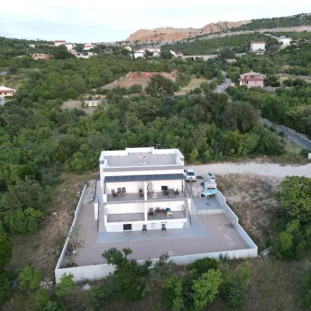 Bonaca Apartment